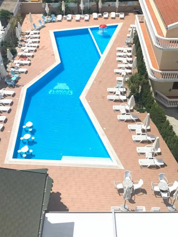 Hotel Lakaj 4