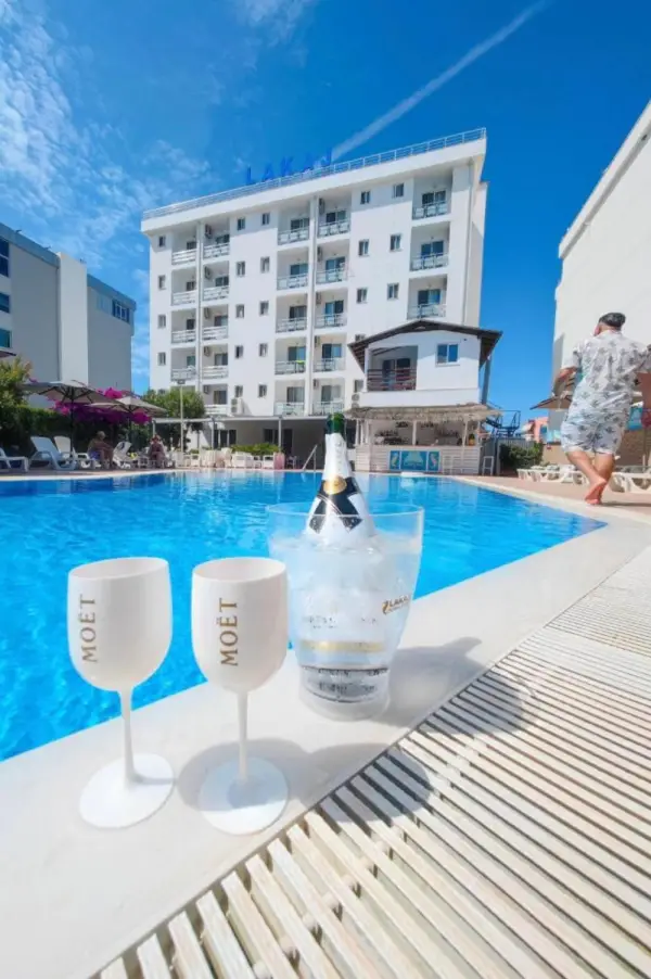 Hotel Lakaj 6